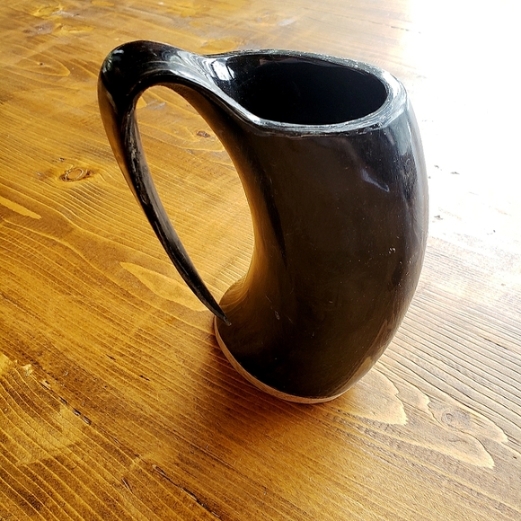 Rustic Horn-Style Drinking Mug in Natural Brown and Cream - Picture 5 of 6